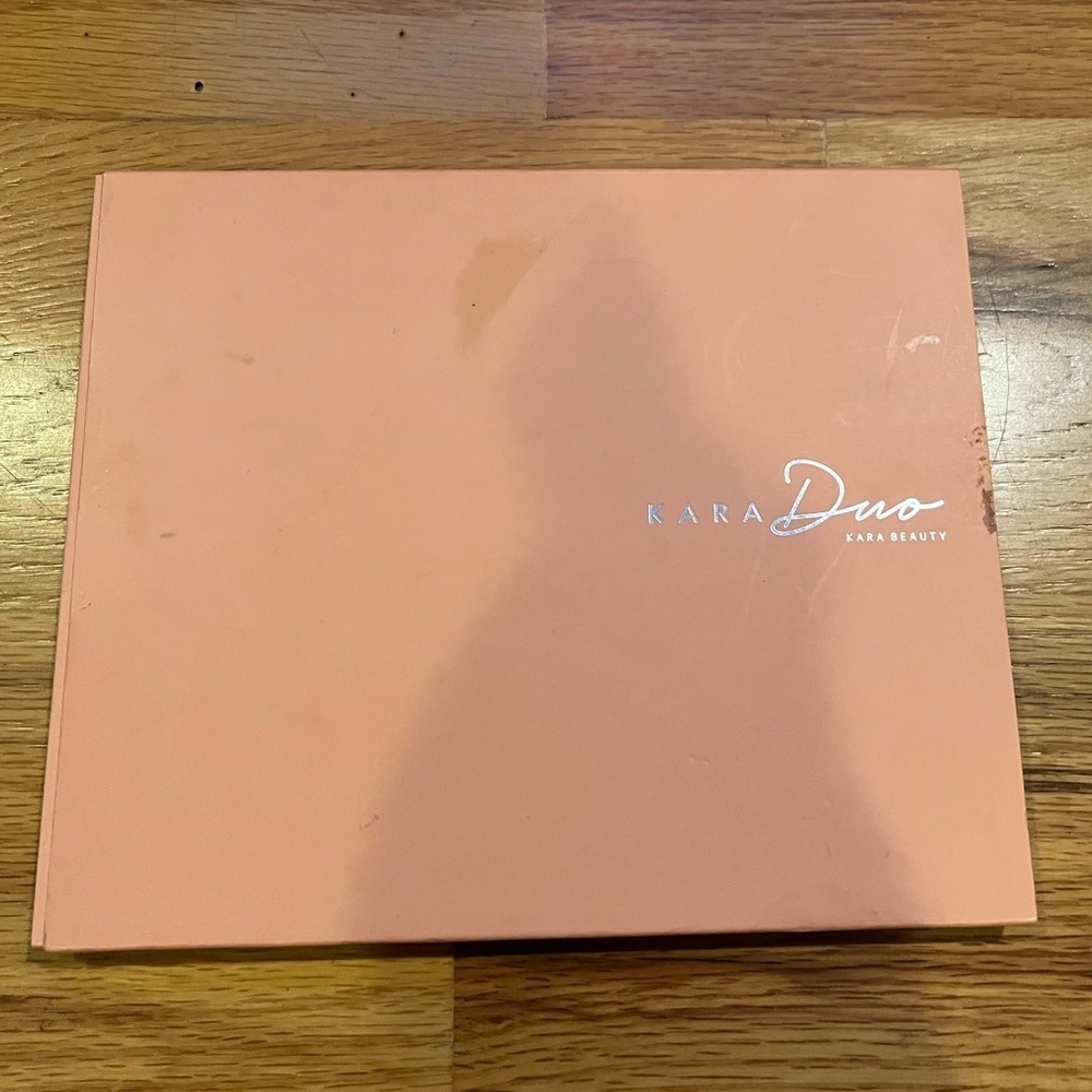 KARA DUO gentle Teaser Eyeshadow Palette